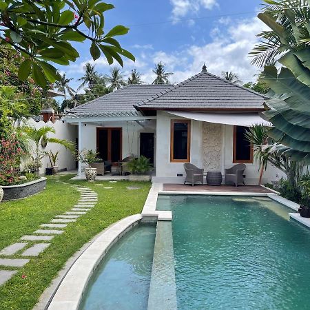 Villa Casa Shanti Deluxe ロヴィーナ エクステリア 写真