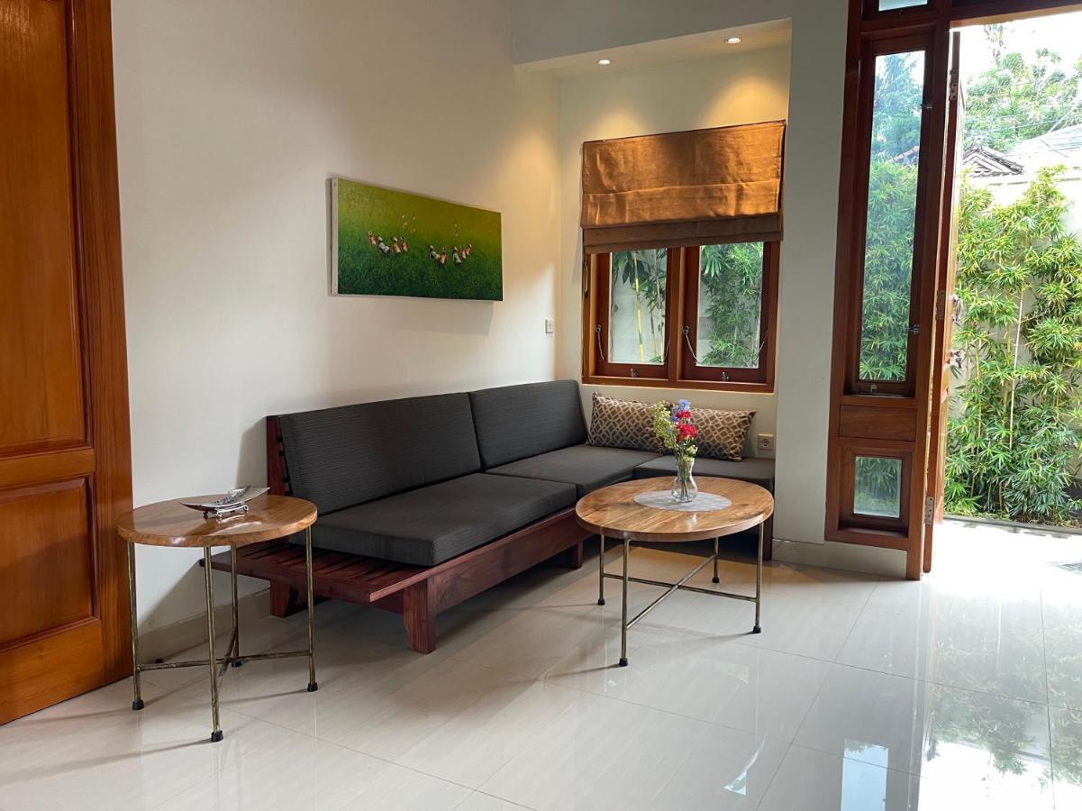 Villa Casa Shanti Deluxe ロヴィーナ エクステリア 写真